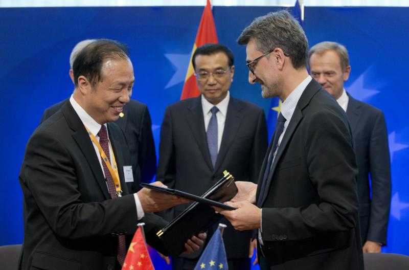 The Chinese Academy of Sciences' Institute of Remote Sensing and Digital Earth (CAS-RADI) and JRC signed a new collaborative research arrangement in Brussels. © EU, 2015