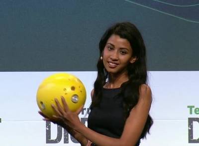 Sampriti Bhattacharyya holding Hydroswarm 