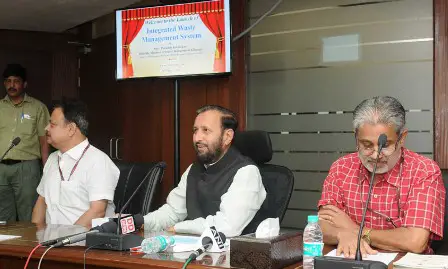 The Minister of State for Environment, Forest and Climate Change (Independent Charge), Shri Prakash Javadekar launching the web-based integrated waste management system, in New Delhi on May 09, 2016.